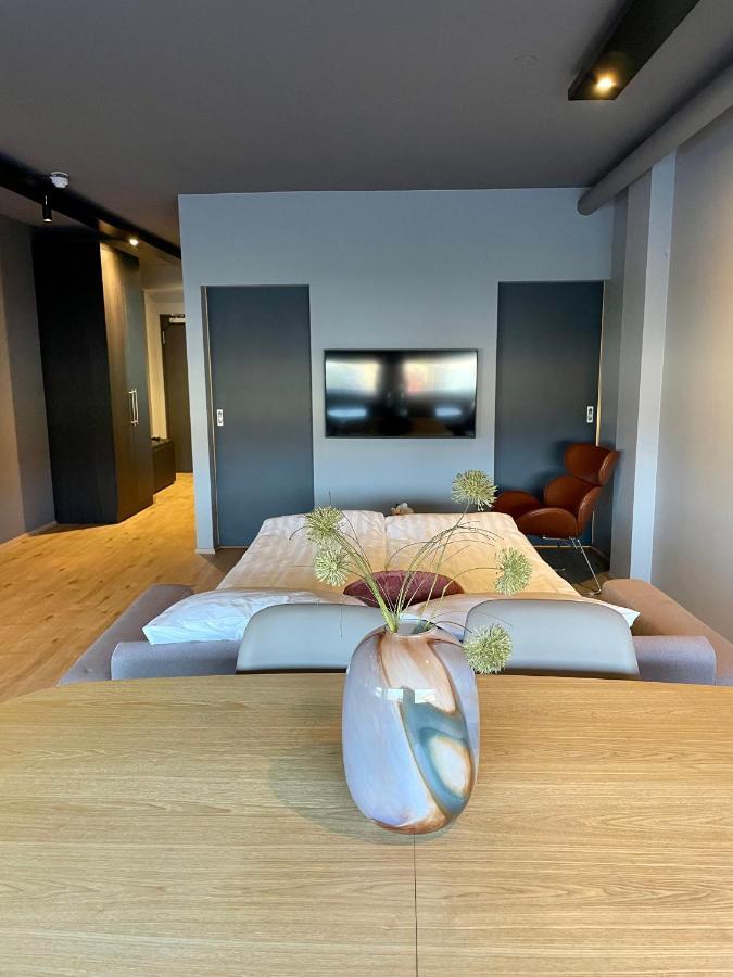 Modern Apartment With Hot Tub In 阿克雷里 外观 照片